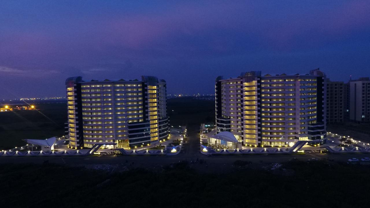 Rajhans Belliza Service Apartment Surat Ngoại thất bức ảnh