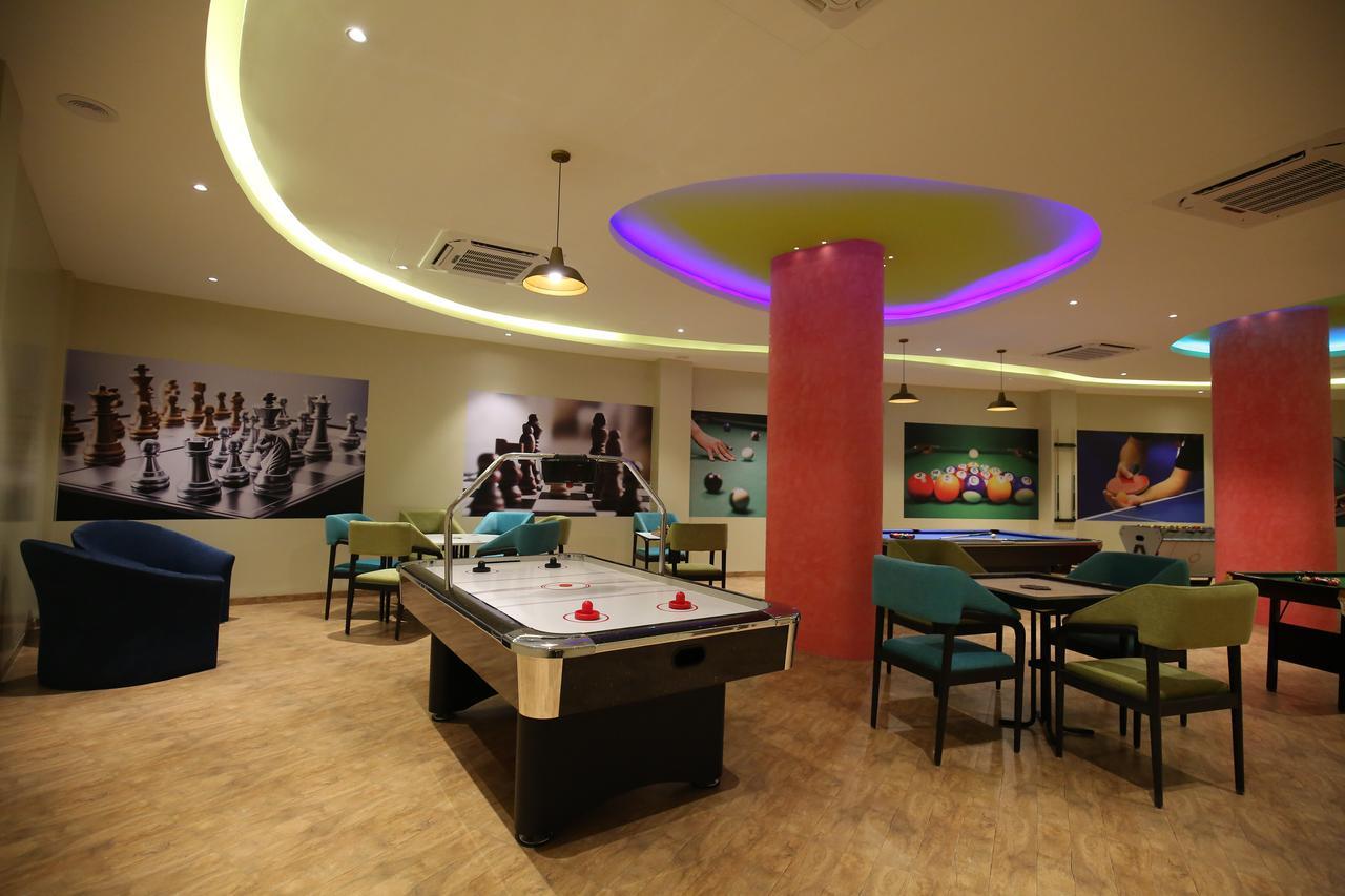 Rajhans Belliza Service Apartment Surat Ngoại thất bức ảnh