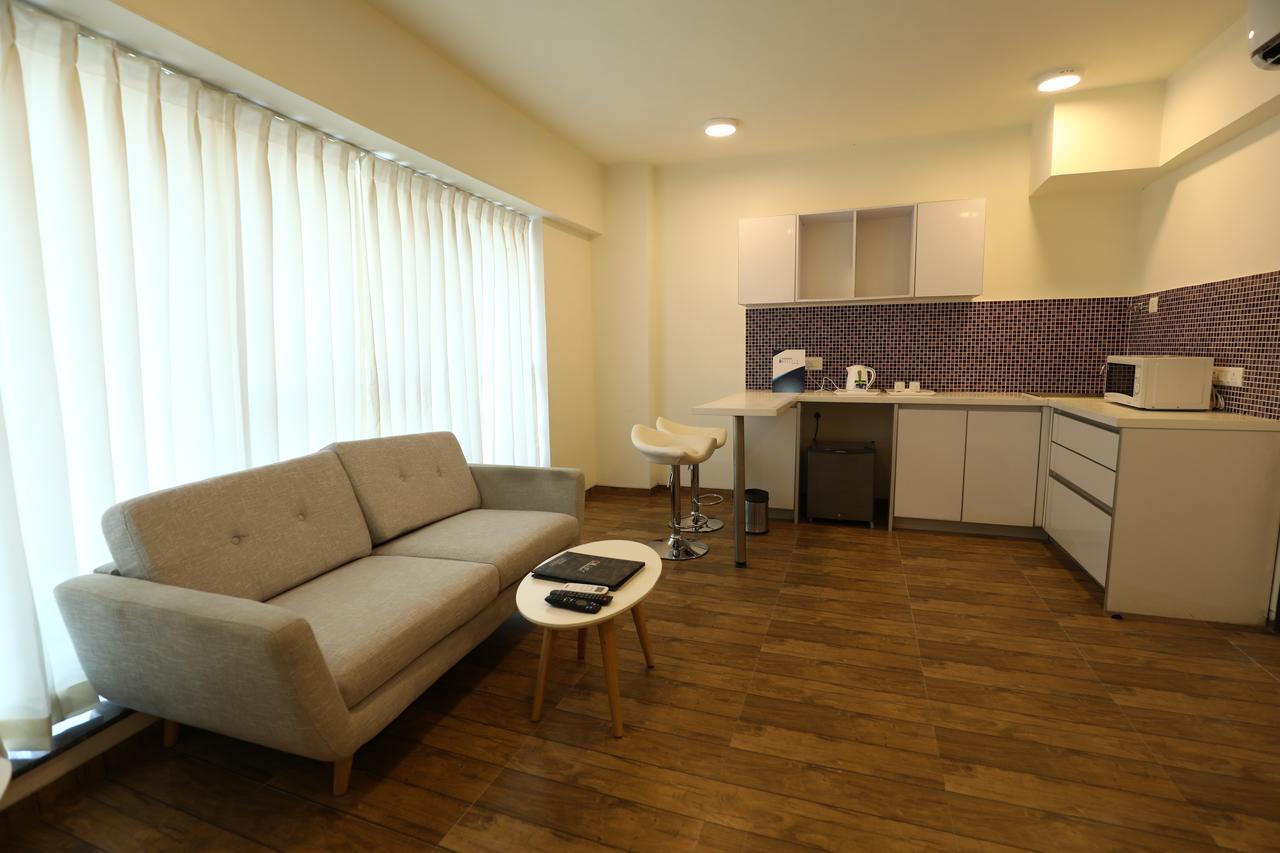 Rajhans Belliza Service Apartment Surat Ngoại thất bức ảnh