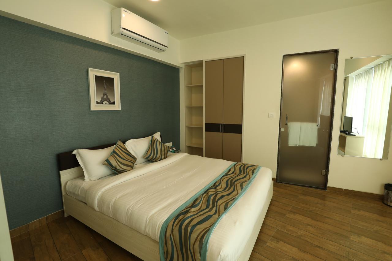 Rajhans Belliza Service Apartment Surat Ngoại thất bức ảnh