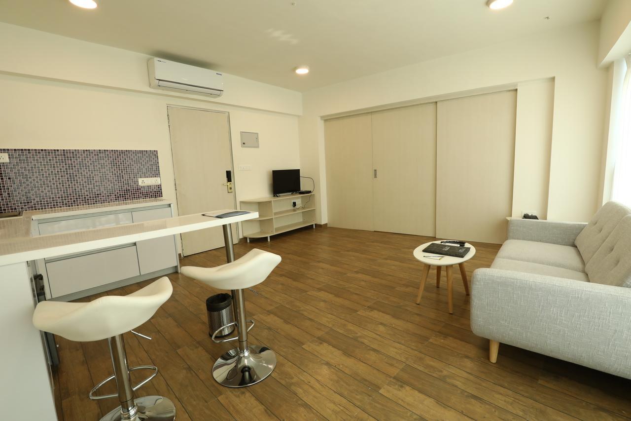 Rajhans Belliza Service Apartment Surat Ngoại thất bức ảnh