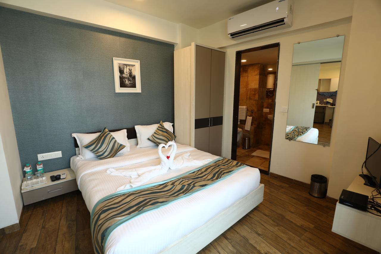 Rajhans Belliza Service Apartment Surat Ngoại thất bức ảnh